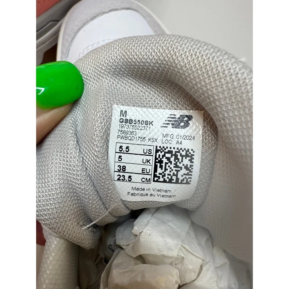 New Balance 550 Basketball Sneakers White Pink Grey Youth 5.5 Womens 7 NEW